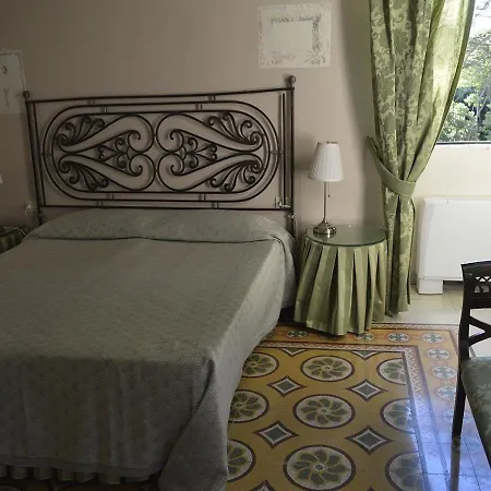 Park Novecento 4* אוסטוני